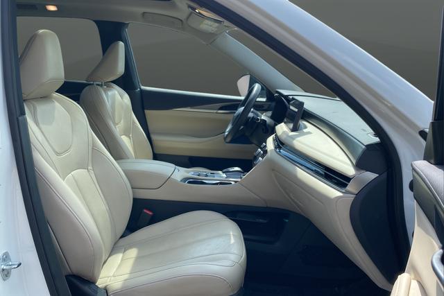 2023 INFINITI QX60 LUXE AWD