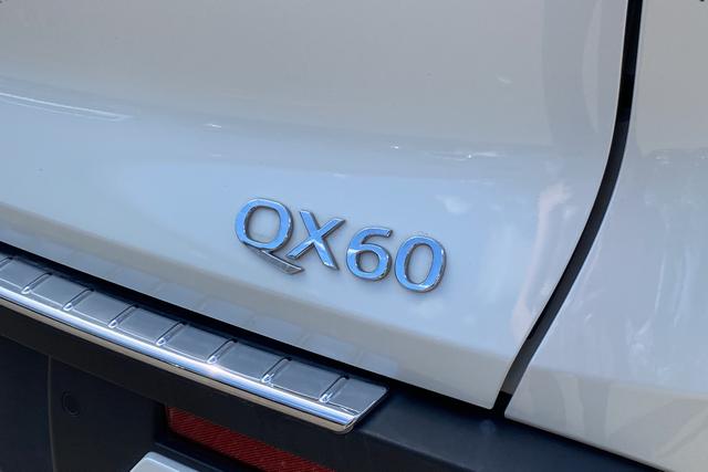 2023 INFINITI QX60 LUXE AWD