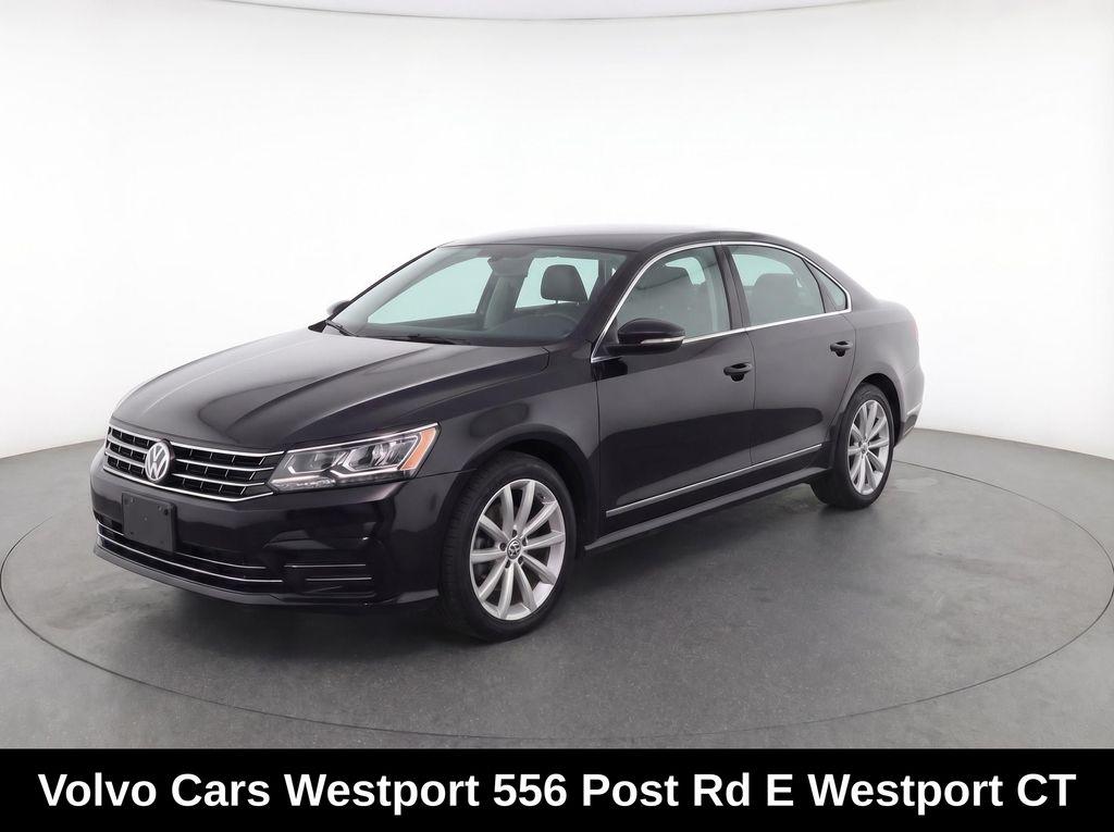 2017 Volkswagen Passat 1.8T R-Line w/ Comfort Pkg. Auto's photo