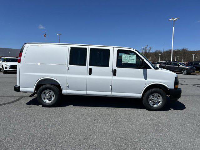2026 Chevrolet Express Cargo Van 2500 Regular Wheelbase, WT, RWD