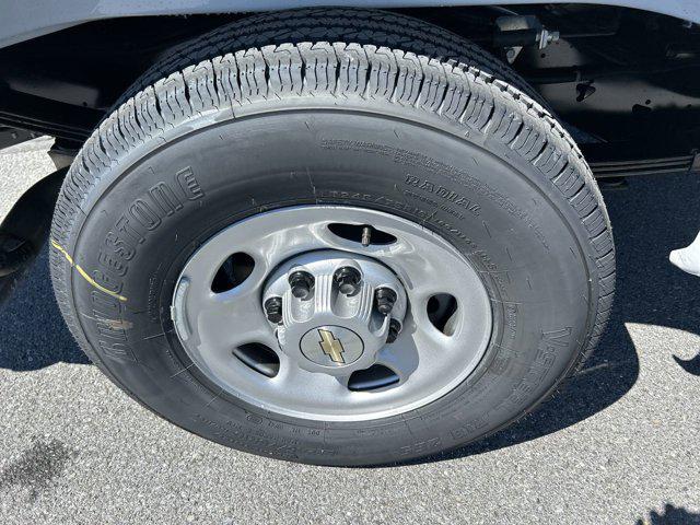 2026 Chevrolet Express Cargo Van 2500 Regular Wheelbase, WT, RWD