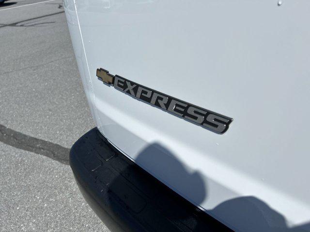 2026 Chevrolet Express Cargo Van 2500 Regular Wheelbase, WT, RWD