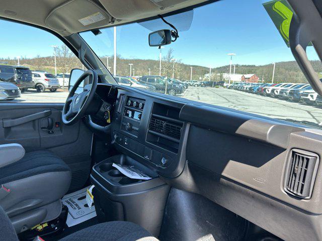 2026 Chevrolet Express Cargo Van 2500 Regular Wheelbase, WT, RWD