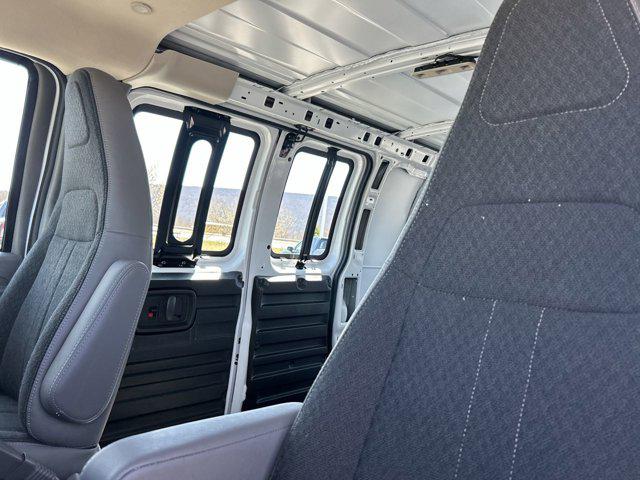 2026 Chevrolet Express Cargo Van 2500 Regular Wheelbase, WT, RWD