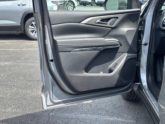2026 Chevrolet Traverse AWD LT