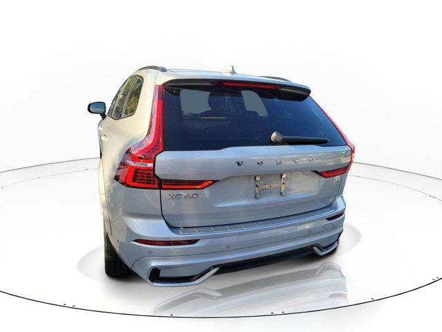 2023 Volvo XC60 B5 Ultimate Dark Theme