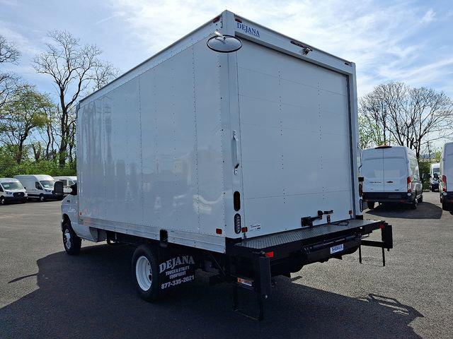 2026 Ford E-350 Cutaway 2026 FORD E-350 CUTAWAY CHASSIS 2DR 138 WB HD