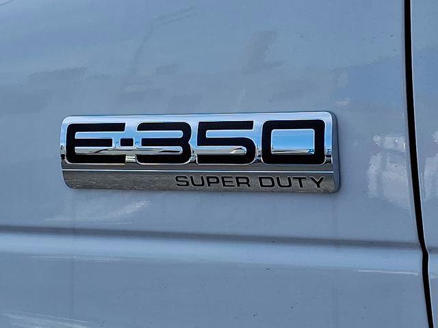 2026 Ford E-350 Cutaway 2026 FORD E-350 CUTAWAY CHASSIS 2DR 138 WB HD