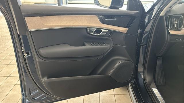 2026 Volvo XC90 Plug-In Hybrid Plus, T8 AWD, Electric/Gasoline, Bright, 6 Seats