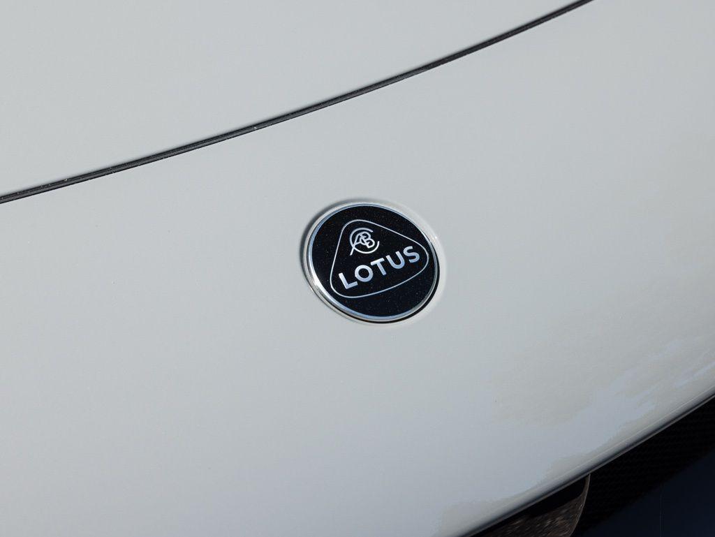 2026 Lotus Emira - Photo 15