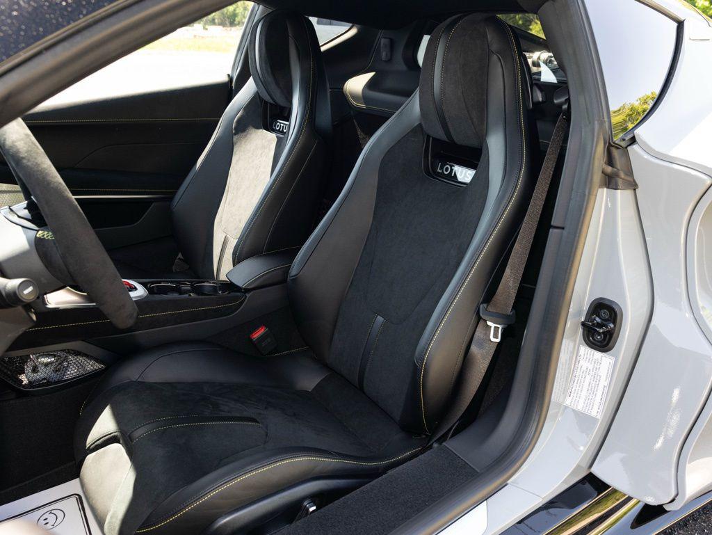 2026 Lotus Emira - Photo 24