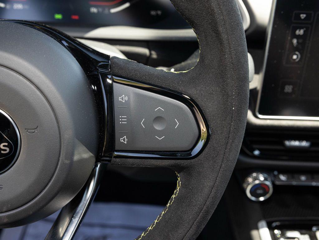 2026 Lotus Emira - Photo 30