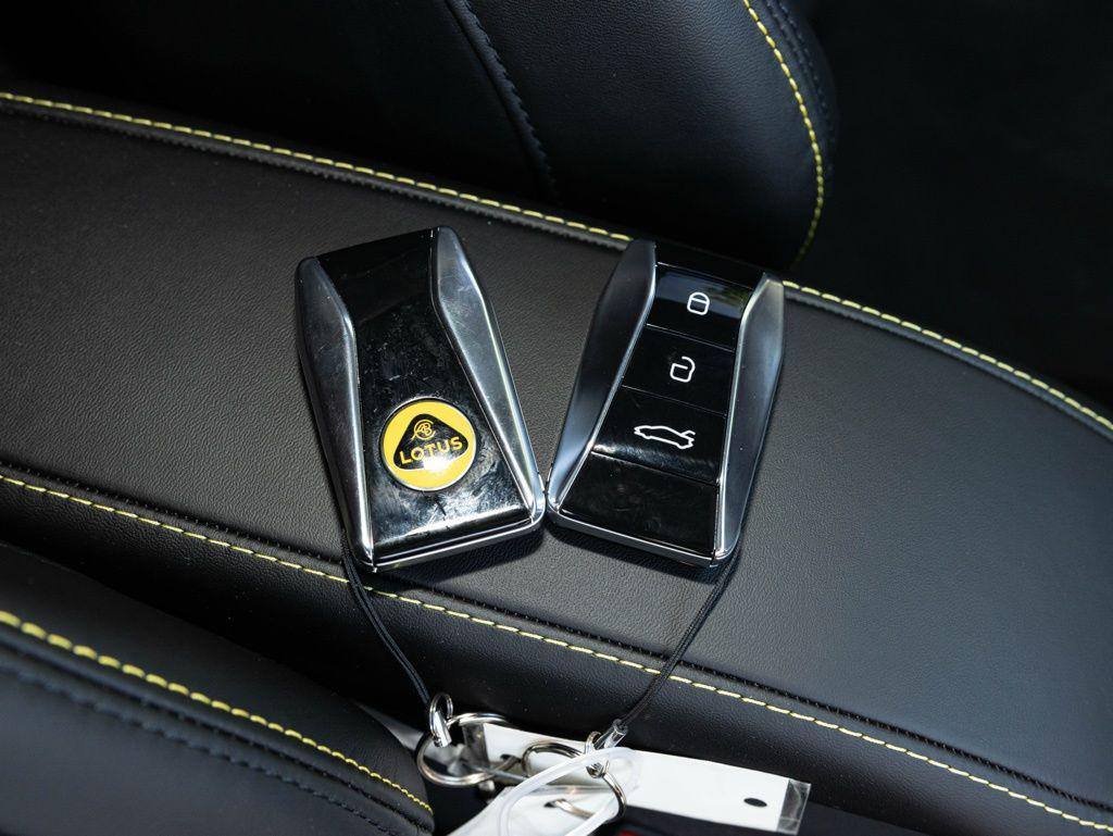 2026 Lotus Emira - Photo 54