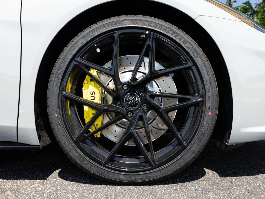 2026 Lotus Emira - Photo 57