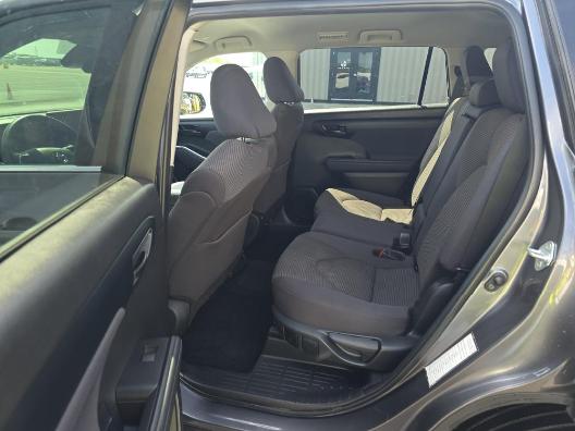 2024 Toyota Highlander LE - Photo 8