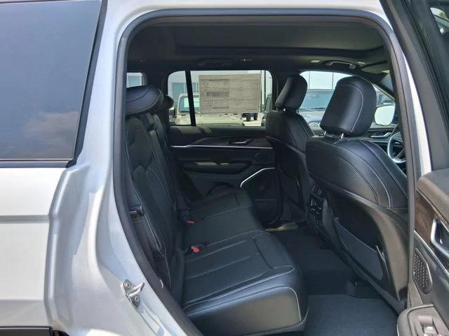 2026 Jeep Grand Cherokee Limited 4x2