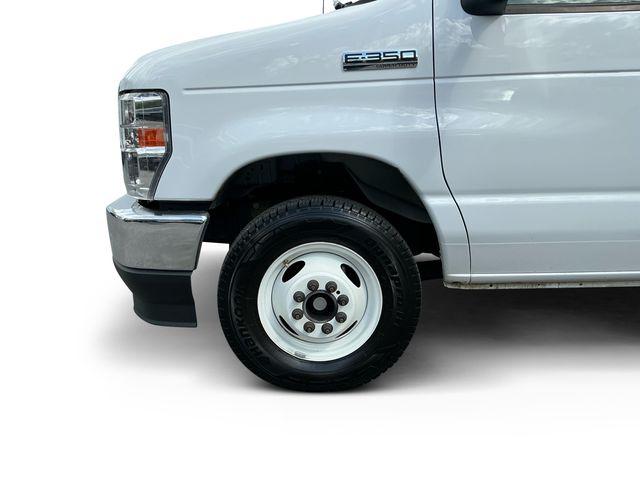 2025 Ford E-350 Cutaway Base