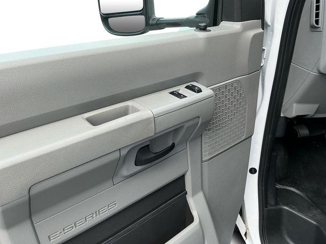 2025 Ford E-350 Cutaway Base