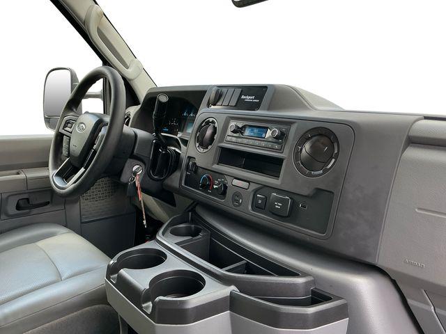2025 Ford E-350 Cutaway Base