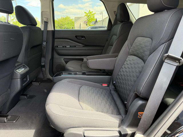 2023 Nissan Pathfinder SV 4WD
