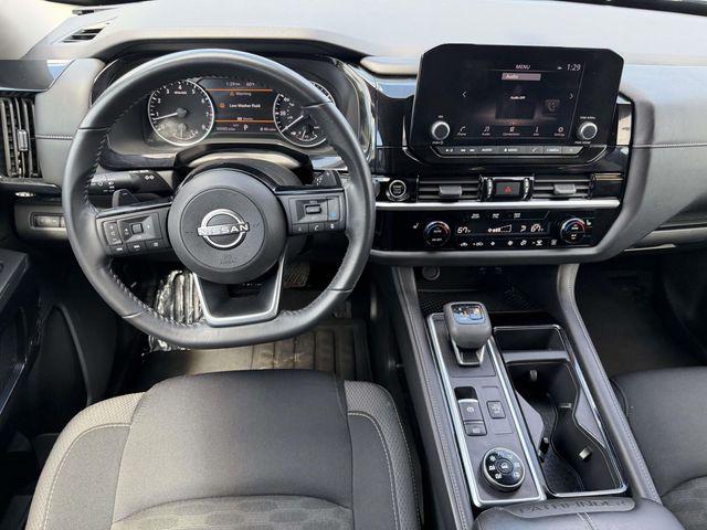 2023 Nissan Pathfinder SV 4WD