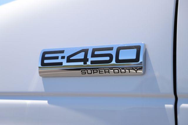 2027 Ford E-Series Cutaway Base