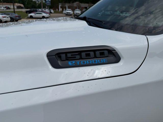 2026 Ram 1500 Tradesman Crew Cab 4x4 5'7" Box