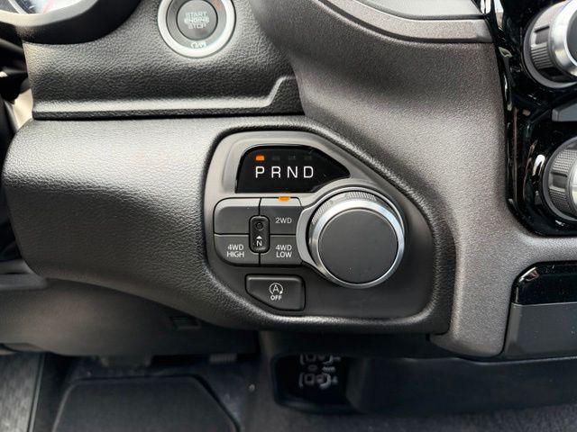2026 Ram 1500 Tradesman Crew Cab 4x4 5'7" Box