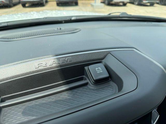 2026 Ram 1500 Tradesman Crew Cab 4x4 5'7" Box