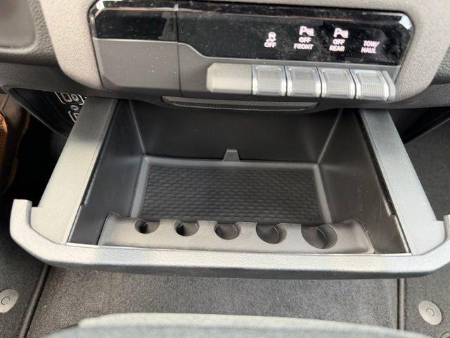 2026 Ram 1500 Tradesman Crew Cab 4x4 5'7" Box