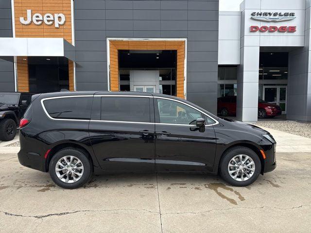 2027 Chrysler Pacifica PACIFICA SELECT AWD