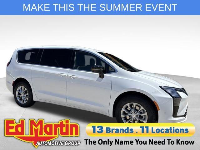 2027 Chrysler Pacifica Select for sale in Anderson, IN