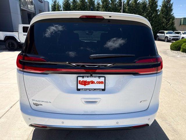 2027 Chrysler Pacifica Select AWD