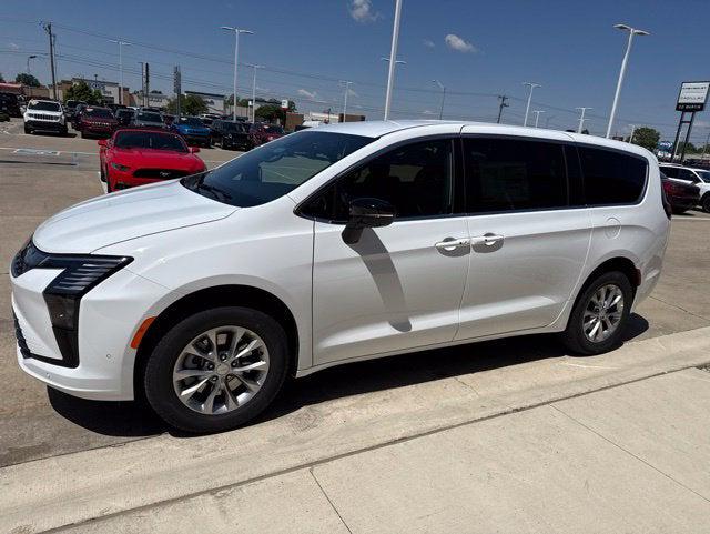 2027 Chrysler Pacifica Select AWD