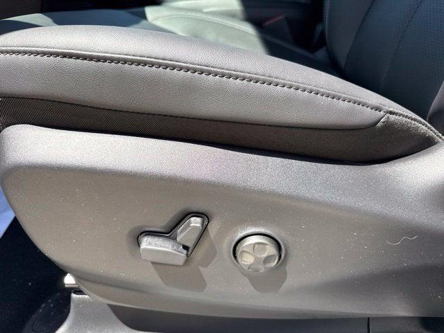 2027 Chrysler Pacifica Select AWD