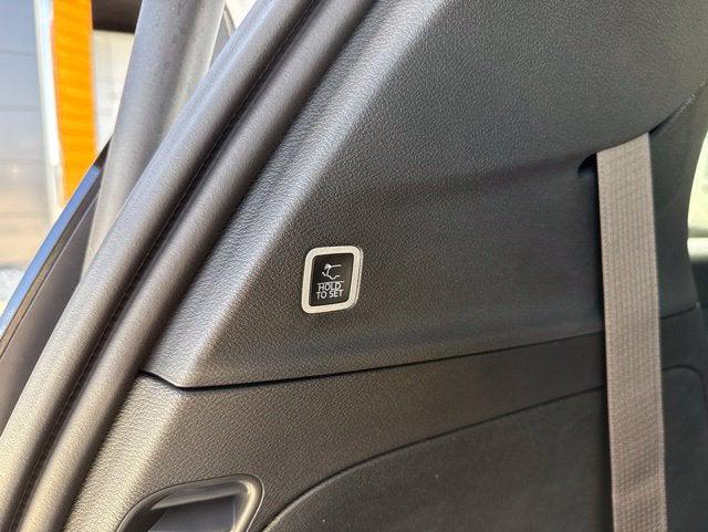 2027 Chrysler Pacifica Select AWD
