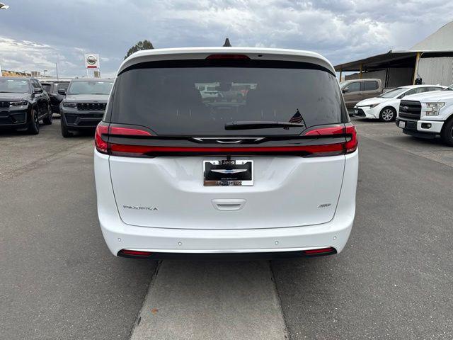 2027 Chrysler Pacifica Select AWD