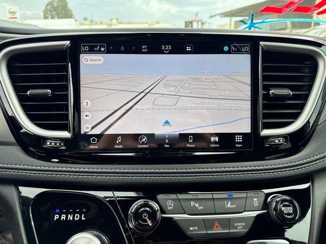 2027 Chrysler Pacifica Select AWD