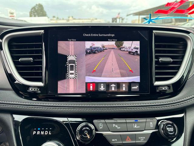 2027 Chrysler Pacifica Select AWD