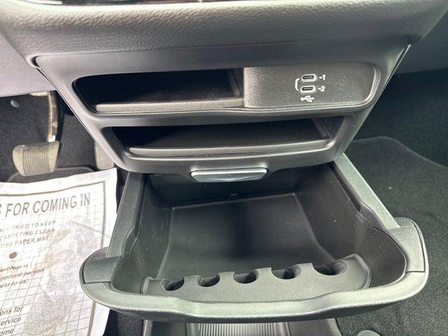 2027 Chrysler Pacifica Select AWD
