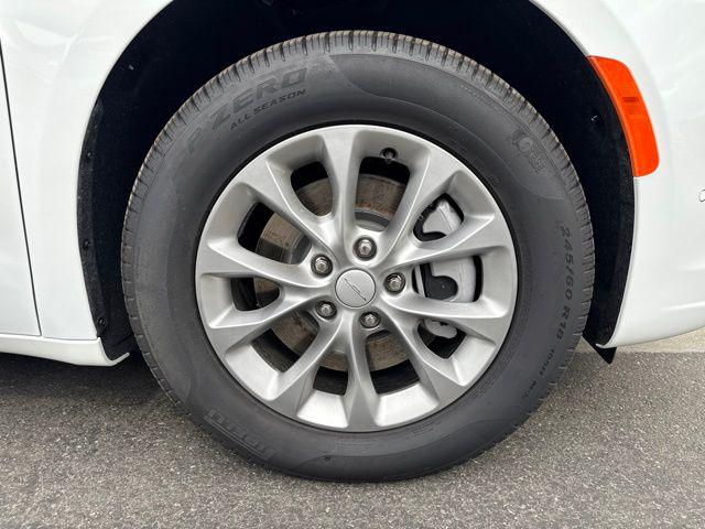 2027 Chrysler Pacifica Select AWD