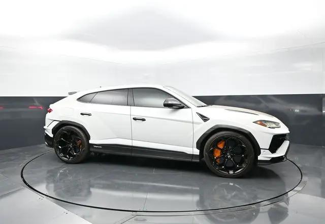 2023 Lamborghini Urus Performante