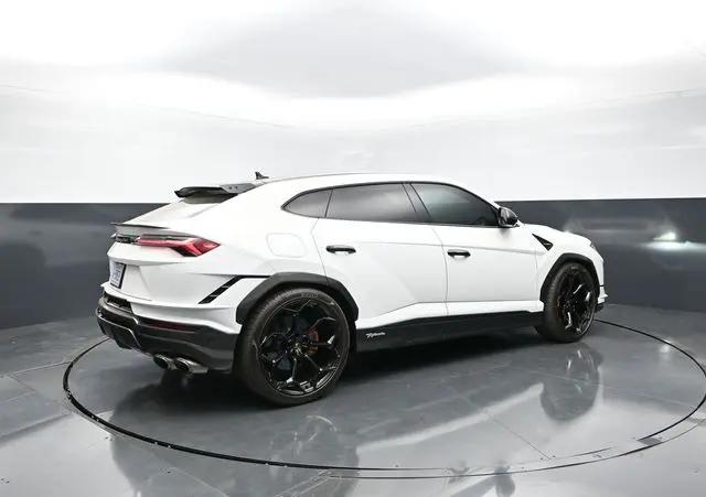 2023 Lamborghini Urus Performante