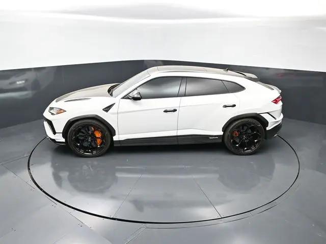 2023 Lamborghini Urus Performante
