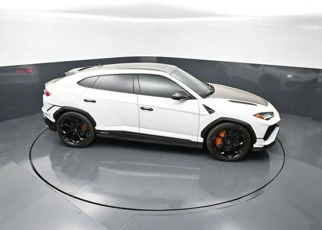 2023 Lamborghini Urus Performante