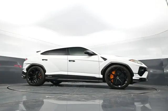 2023 Lamborghini Urus Performante