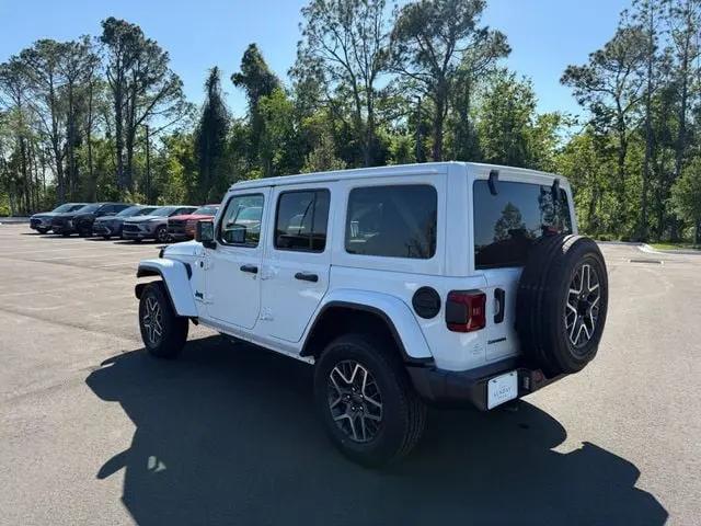 2025 Jeep Wrangler 4-Door Sahara 4x4