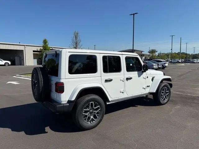 2025 Jeep Wrangler 4-Door Sahara 4x4