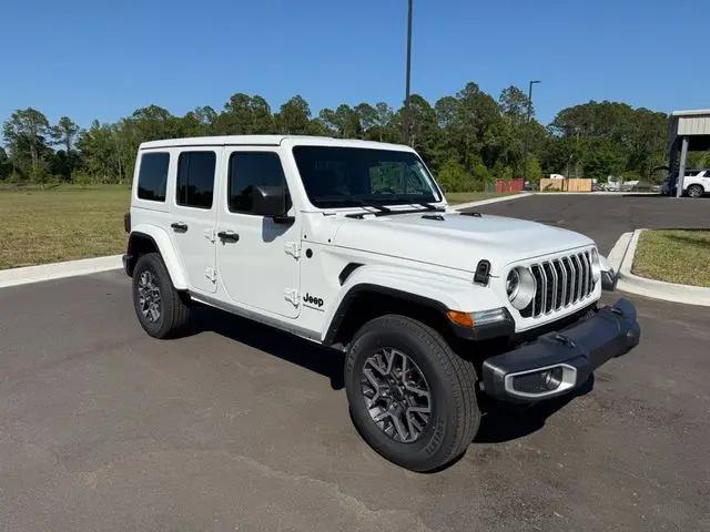 2025 Jeep Wrangler 4-Door Sahara 4x4