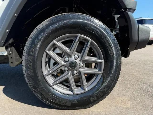 2025 Jeep Wrangler 4-Door Summit 4x4